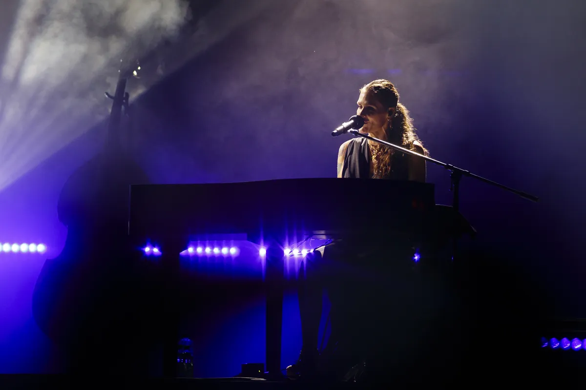 Beth Hart electrified the audience, and Alexandra Căpitănescu celebrated her birthday alongside thousands of people. Over 35,000 people attended the first day of Timișoara Day.