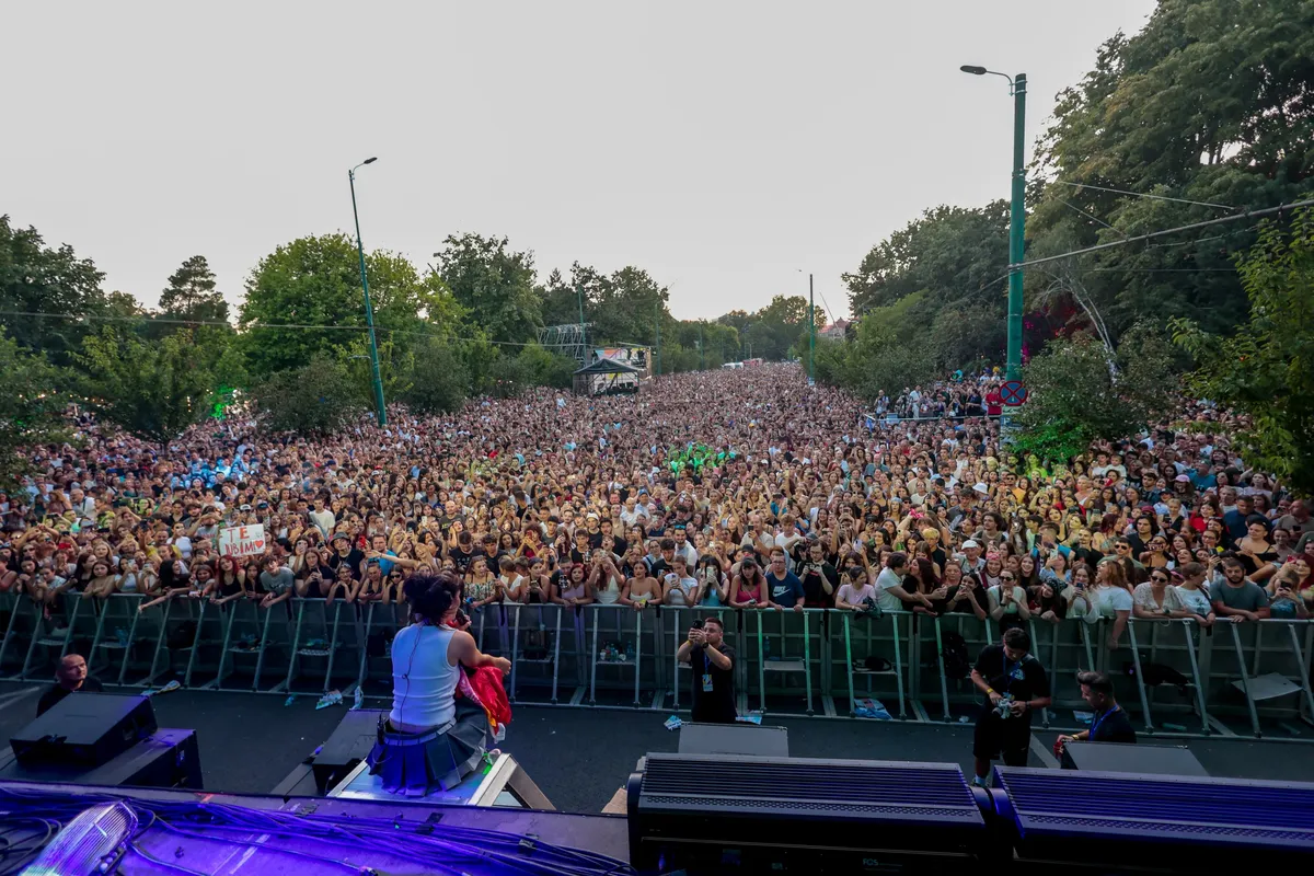 Irina Rimes, concert, main stage, I.C. Brătianu Blvd., photo credit: Petru Cojocaru